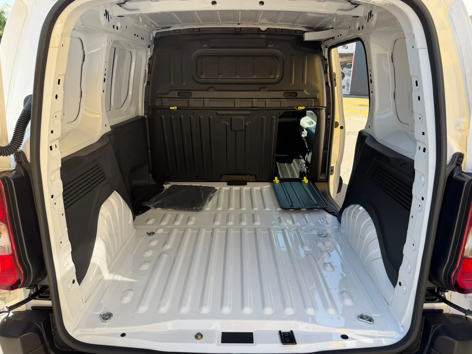 Opel Combo 0 – fotografija 19