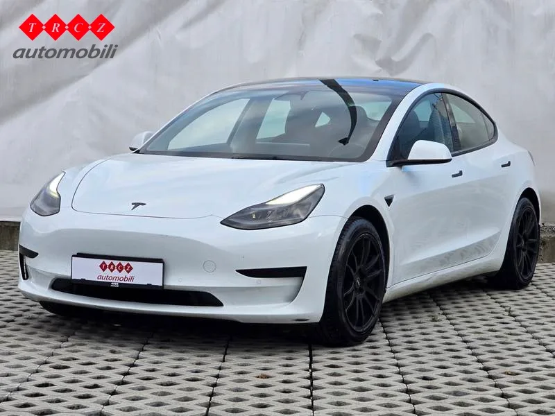 Tesla Model 3 2021: fotografija 1