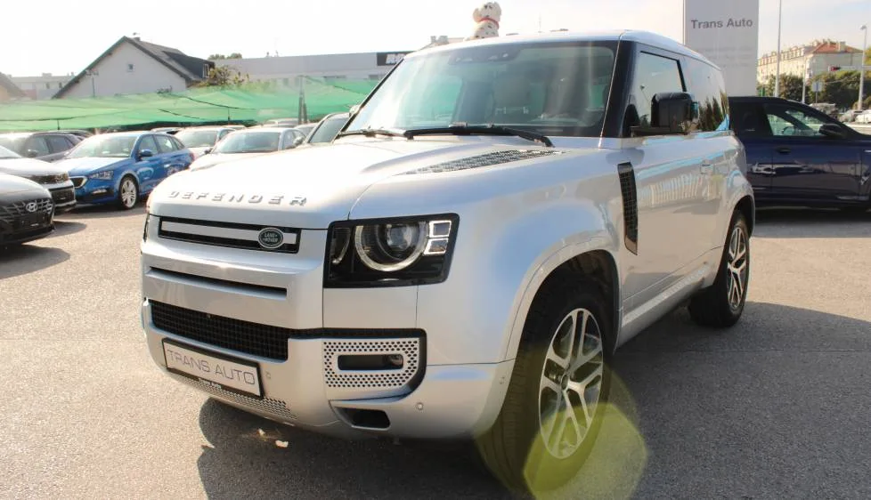 Land Rover Defender 2022: fotografija 1