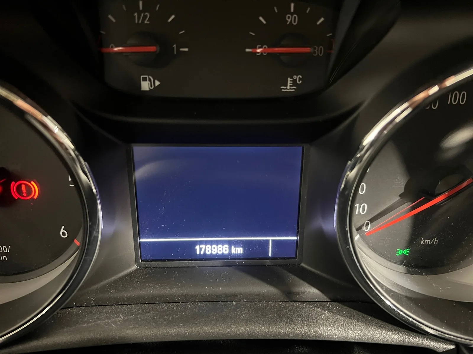 Opel Astra 2019: fotografija 22