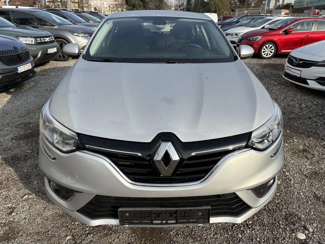 Renault Megane 2020: fotografija 2