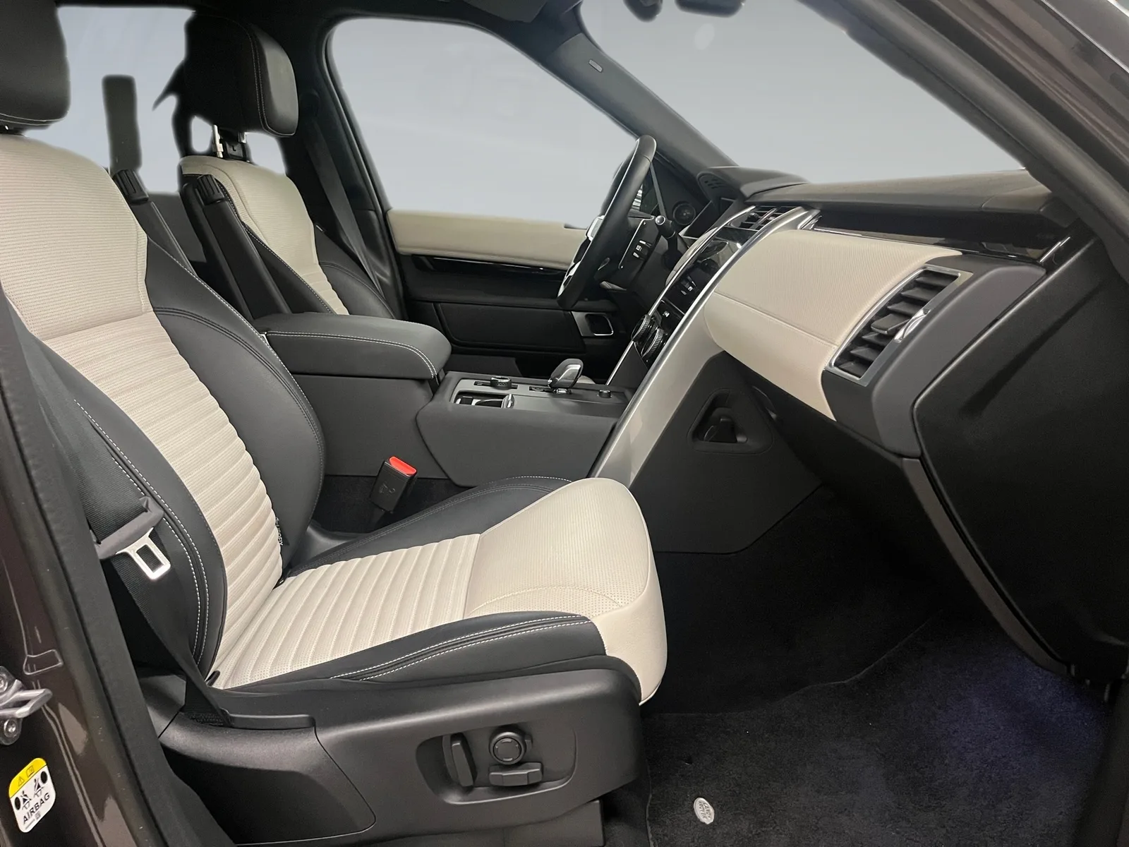 Land Rover Discovery 2023: fotografija 13