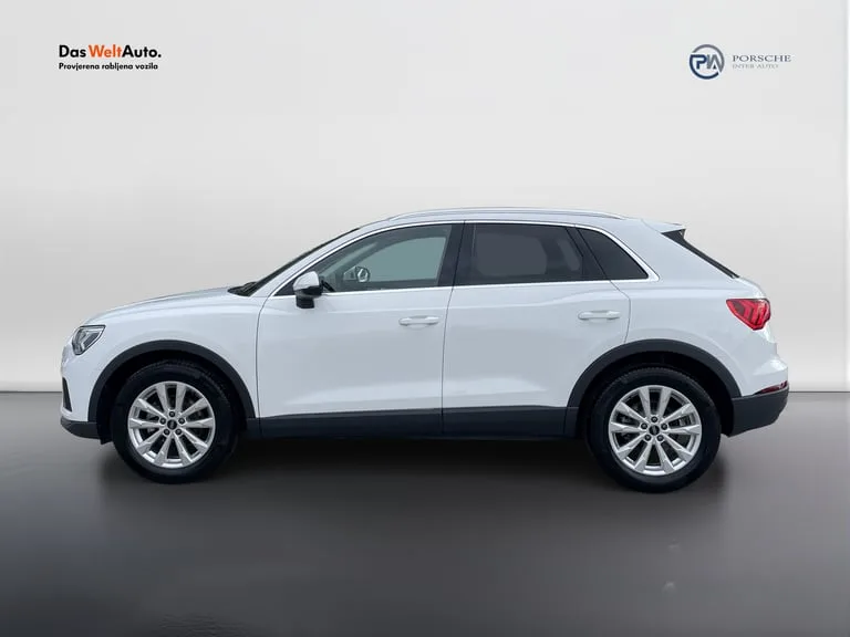 Audi Q3 2021: fotografija 2