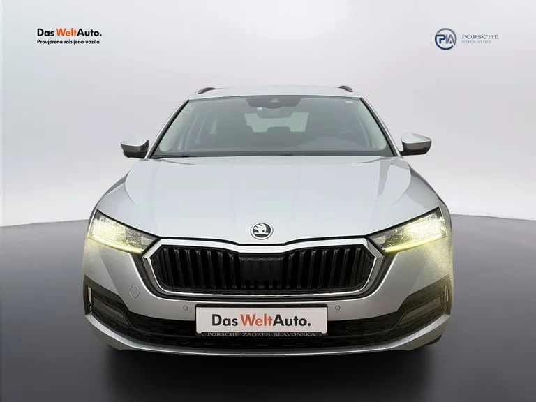 Škoda Octavia Combi 2020: fotografija 2
