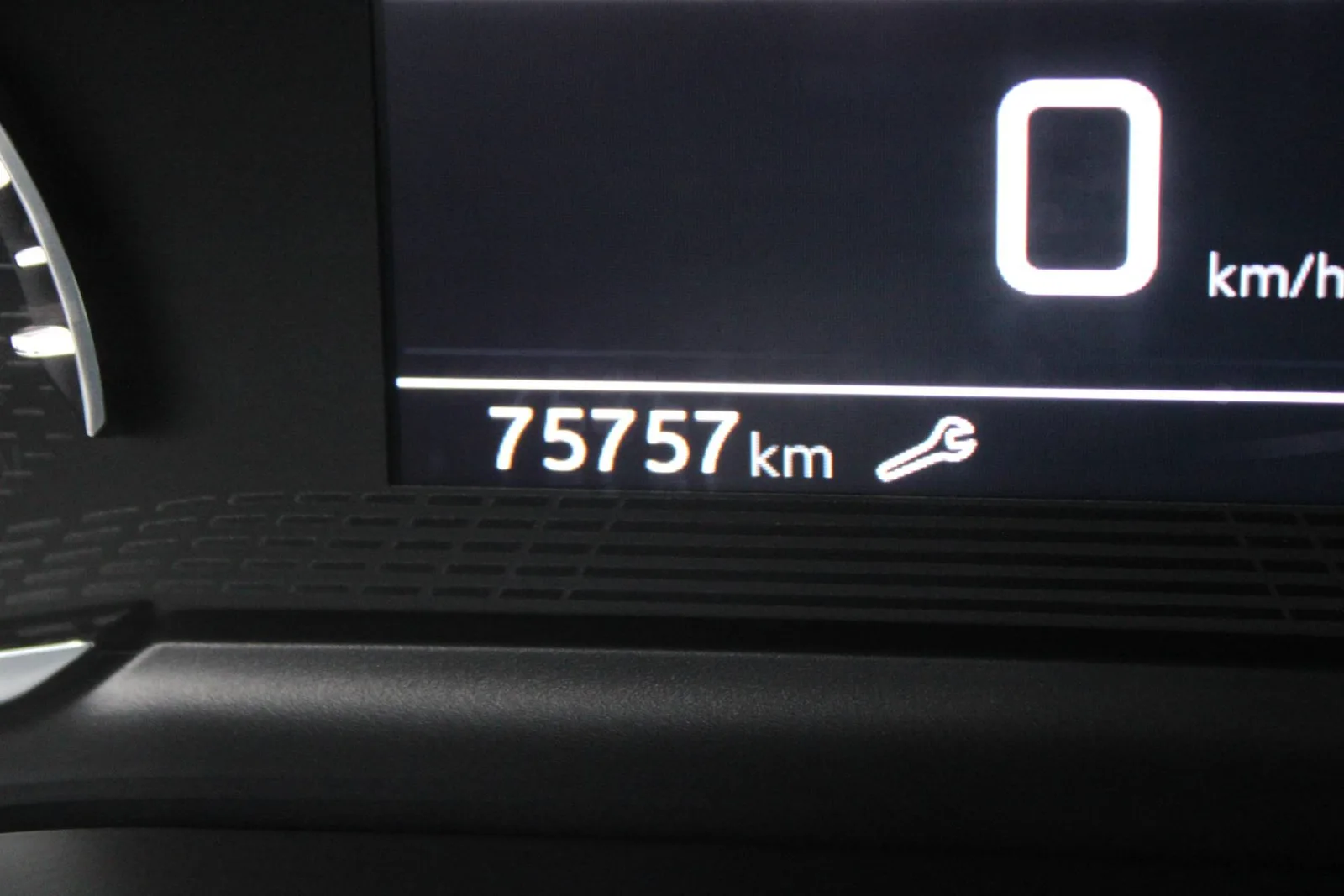 Peugeot 2008 2021: fotografija 21