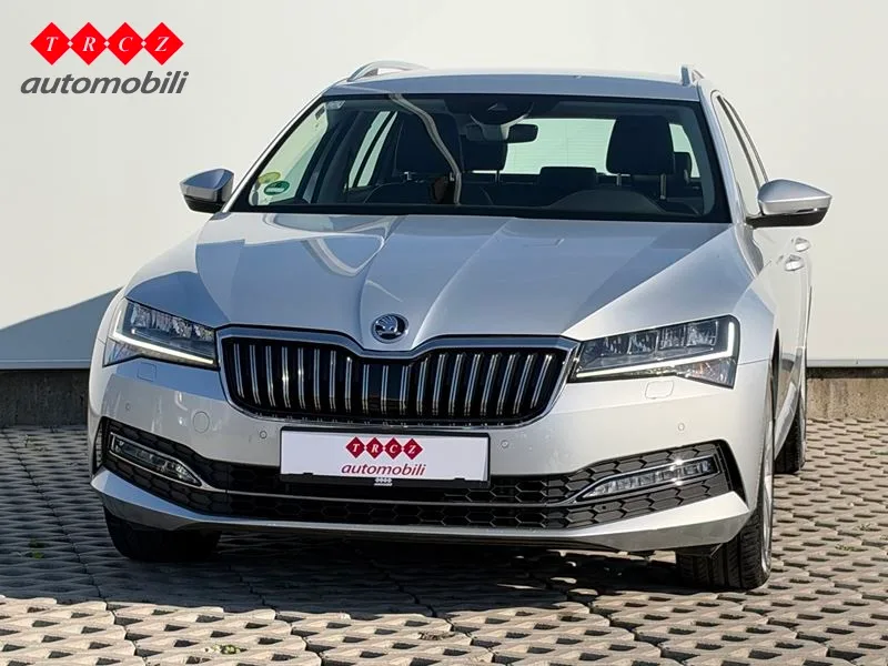 Škoda Superb 2022: fotografija 2