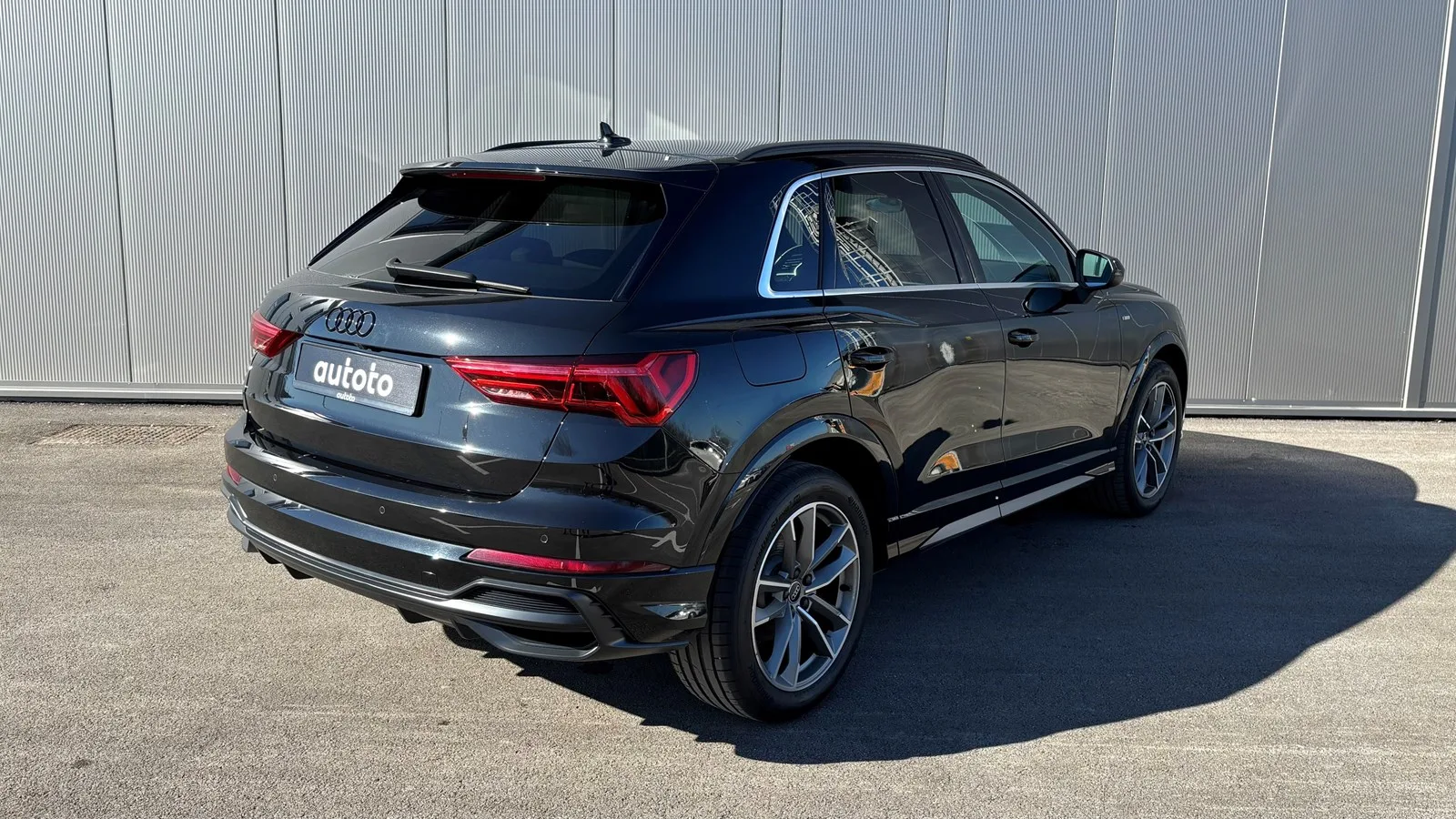 Audi Q3 2022: fotografija 2