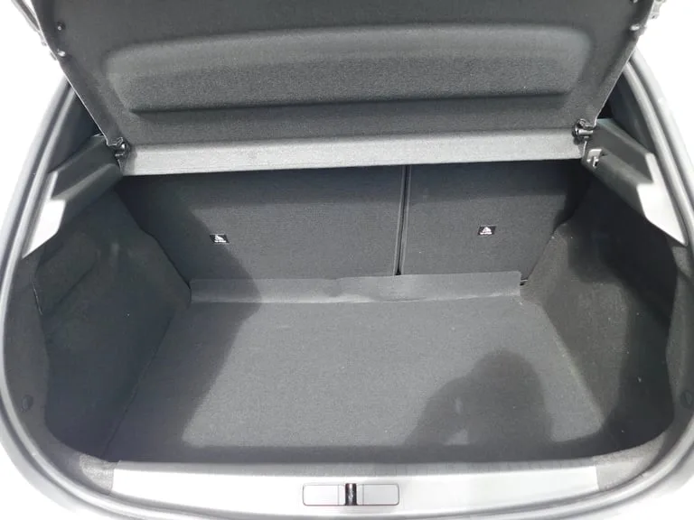 Peugeot 208 2024: fotografija 12