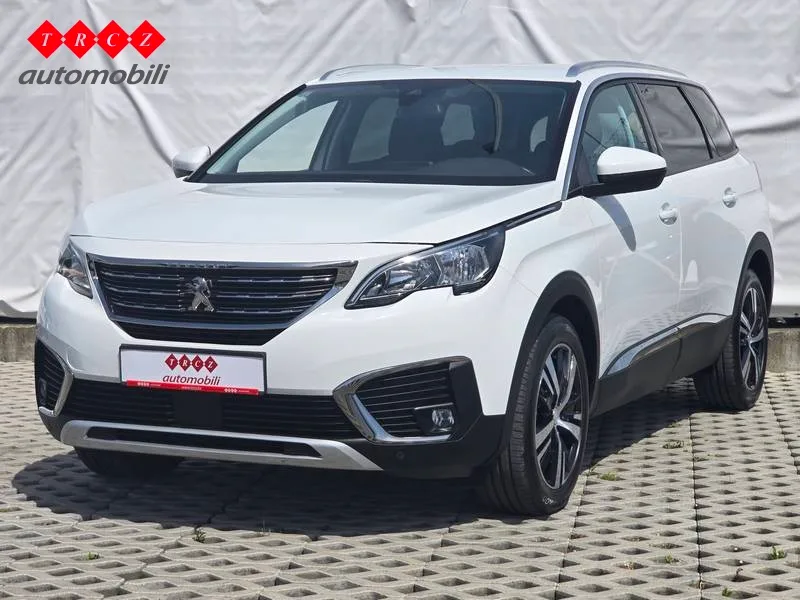 Peugeot 5008 2020: fotografija 1