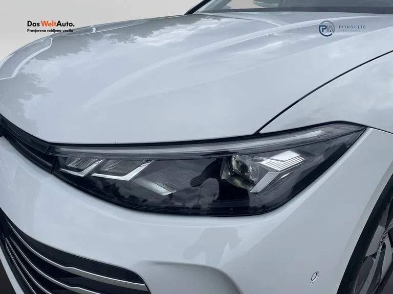 Volkswagen Passat Variant 2024: fotografija 21