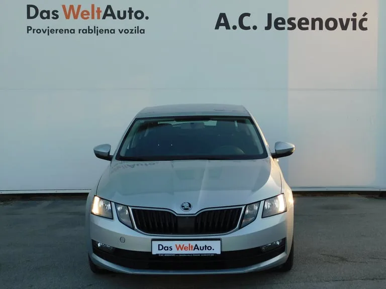 Škoda Octavia 2017: fotografija 2
