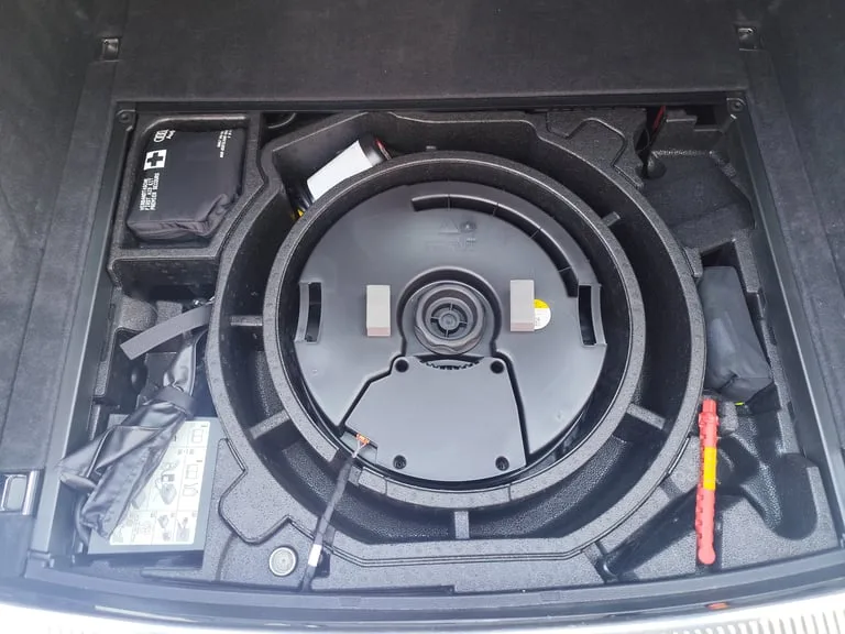 Audi Q5 2022: fotografija 16