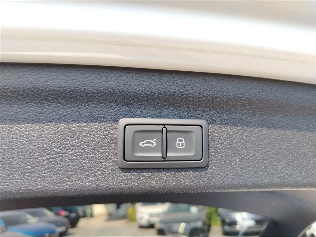 Audi Q335 2023 – fotografija 20