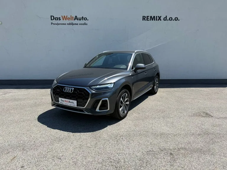 Audi Q5 2022: fotografija 1