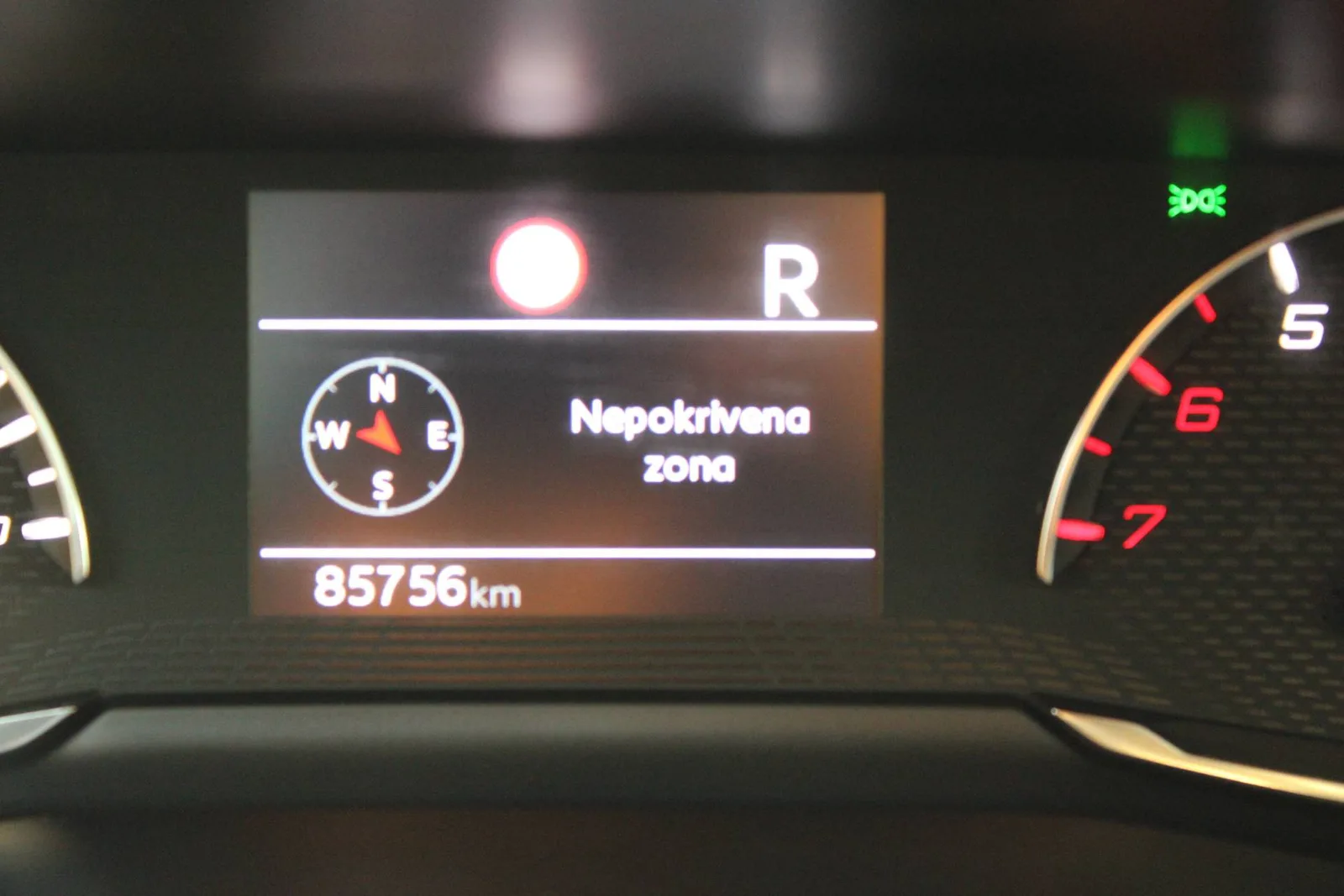Peugeot 2008 2020: fotografija 21