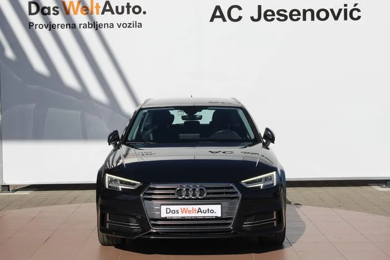 Audi A4 Avant 2017: fotografija 2