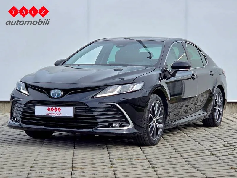 Toyota Camry 2021 – fotografija 1