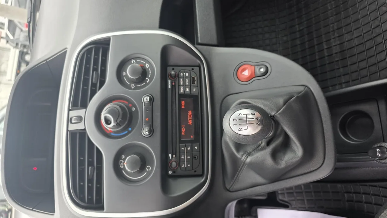 Renault Kangoo Express 2021 – fotografija 15