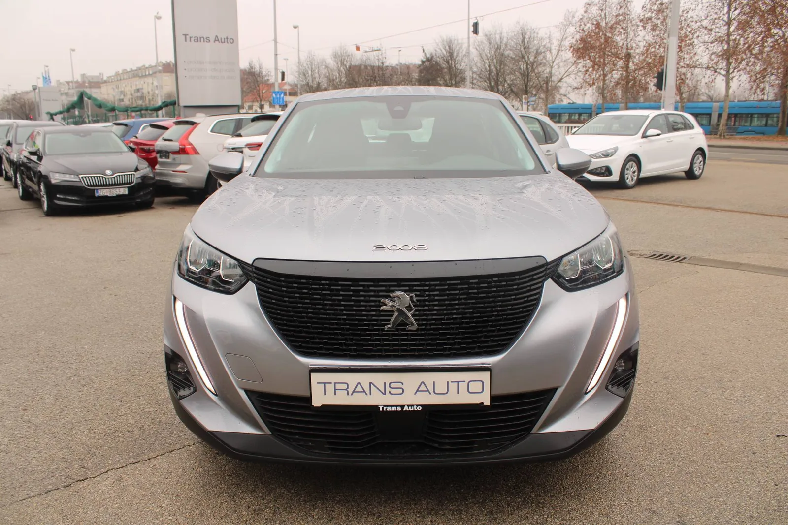 Peugeot 2008 2021: fotografija 2
