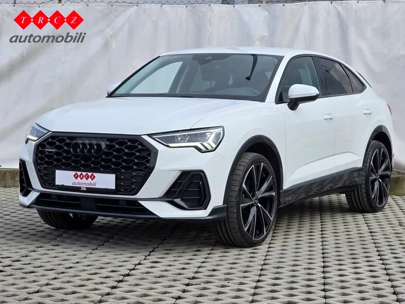 Audi Q3 2022: fotografija 1