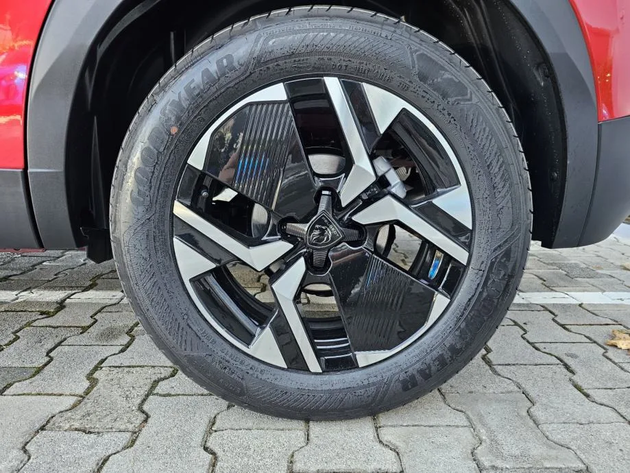 Peugeot 2008 2025: fotografija 20