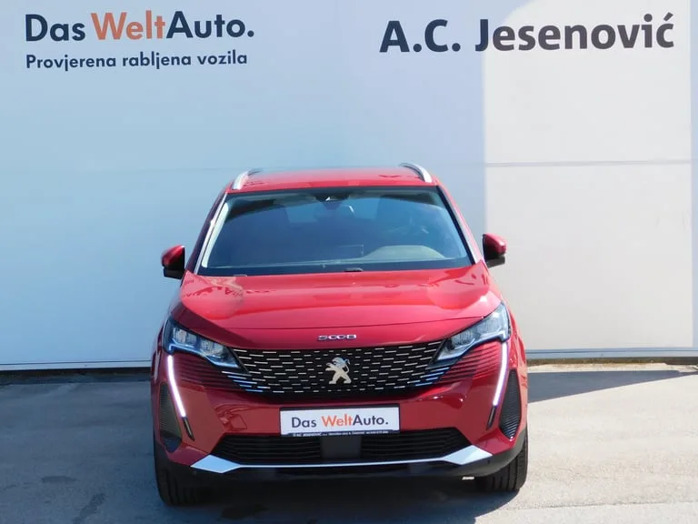 Peugeot 5008 2021: fotografija 2