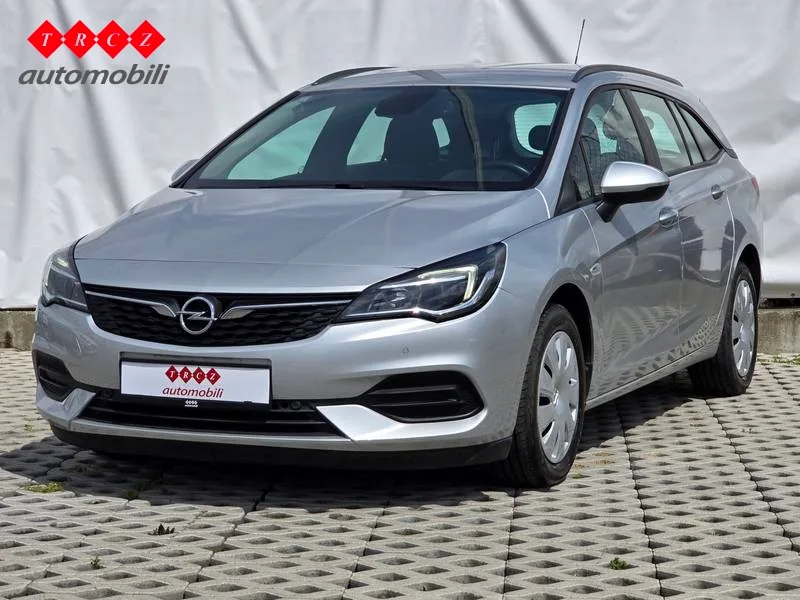 Opel Astra 2020 – fotografija 1