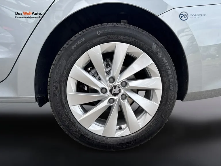 Škoda Octavia 2026: fotografija 28