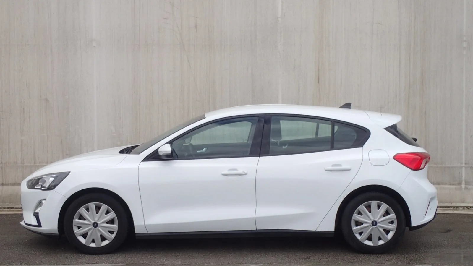Ford Focus 2021: fotografija 2