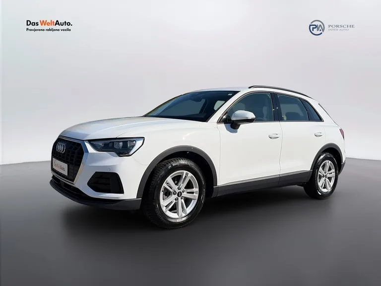 Audi Q3 2021: fotografija 1