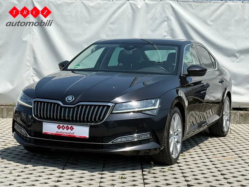 Škoda Superb 2021: fotografija 1