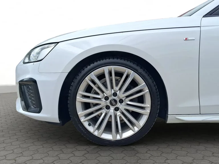 Audi A4 2023: fotografija 17