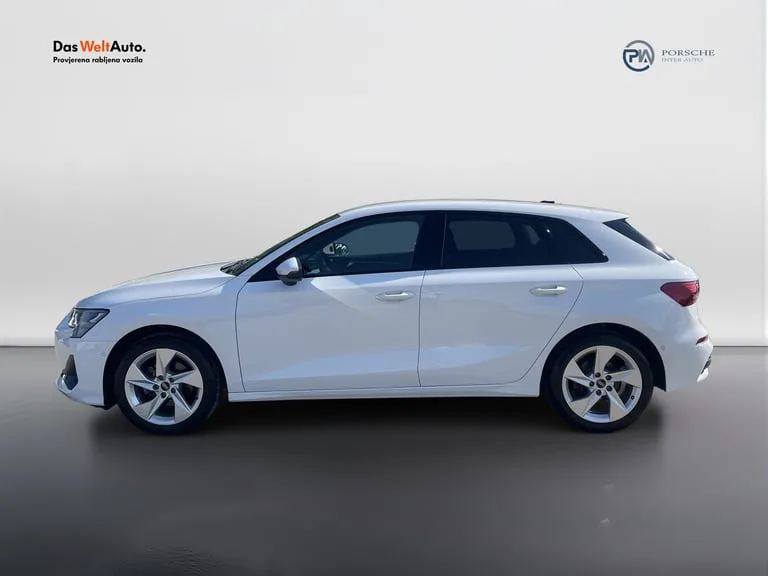Audi A3 Sportback 2024: fotografija 2