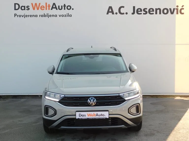 Volkswagen T-Roc 2024: fotografija 2