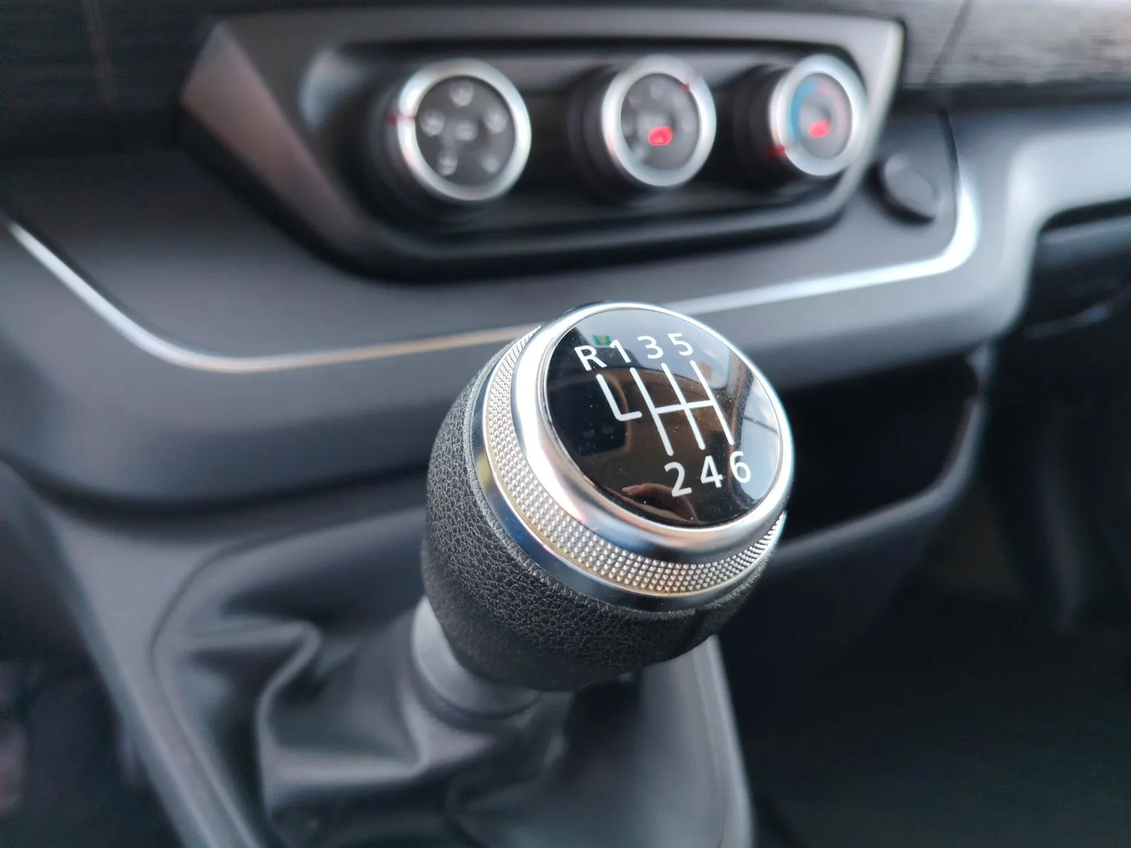 Renault Trafic 2023 – fotografija 30