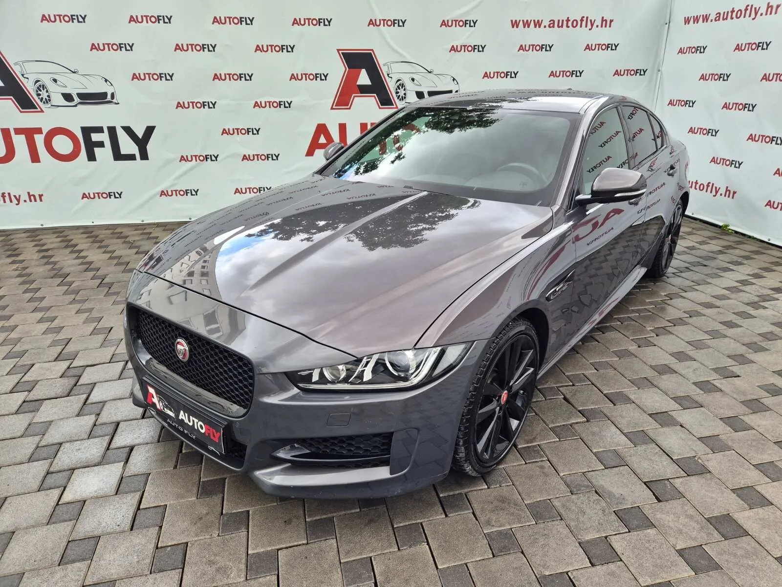 Jaguar Xe 2017 – fotografija 1
