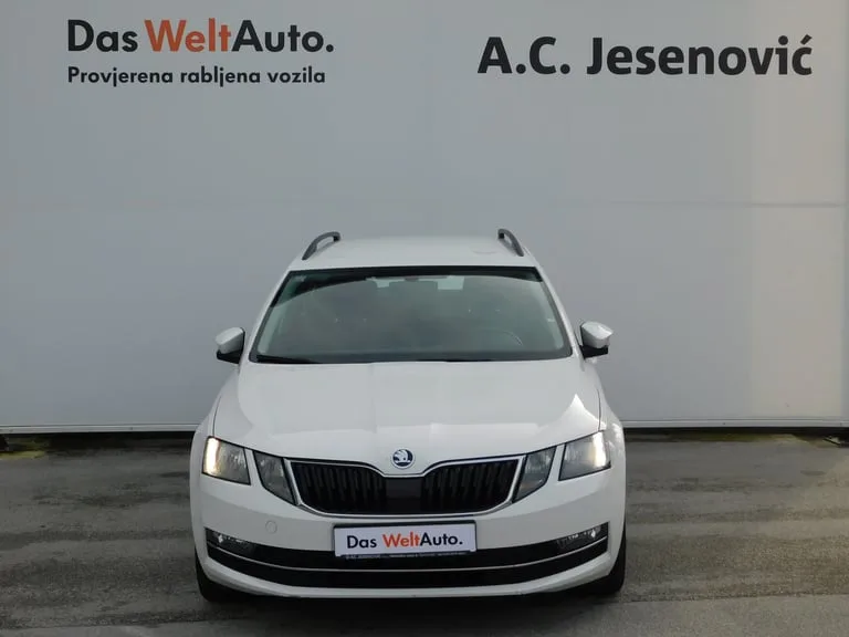 Škoda Octavia Combi 2017: fotografija 2
