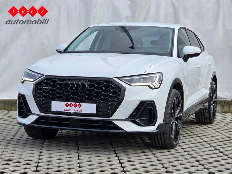 Audi Q3 2022: fotografija 2