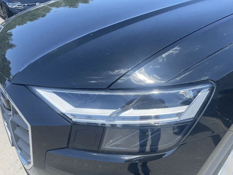 Audi Q8 2022: fotografija 22