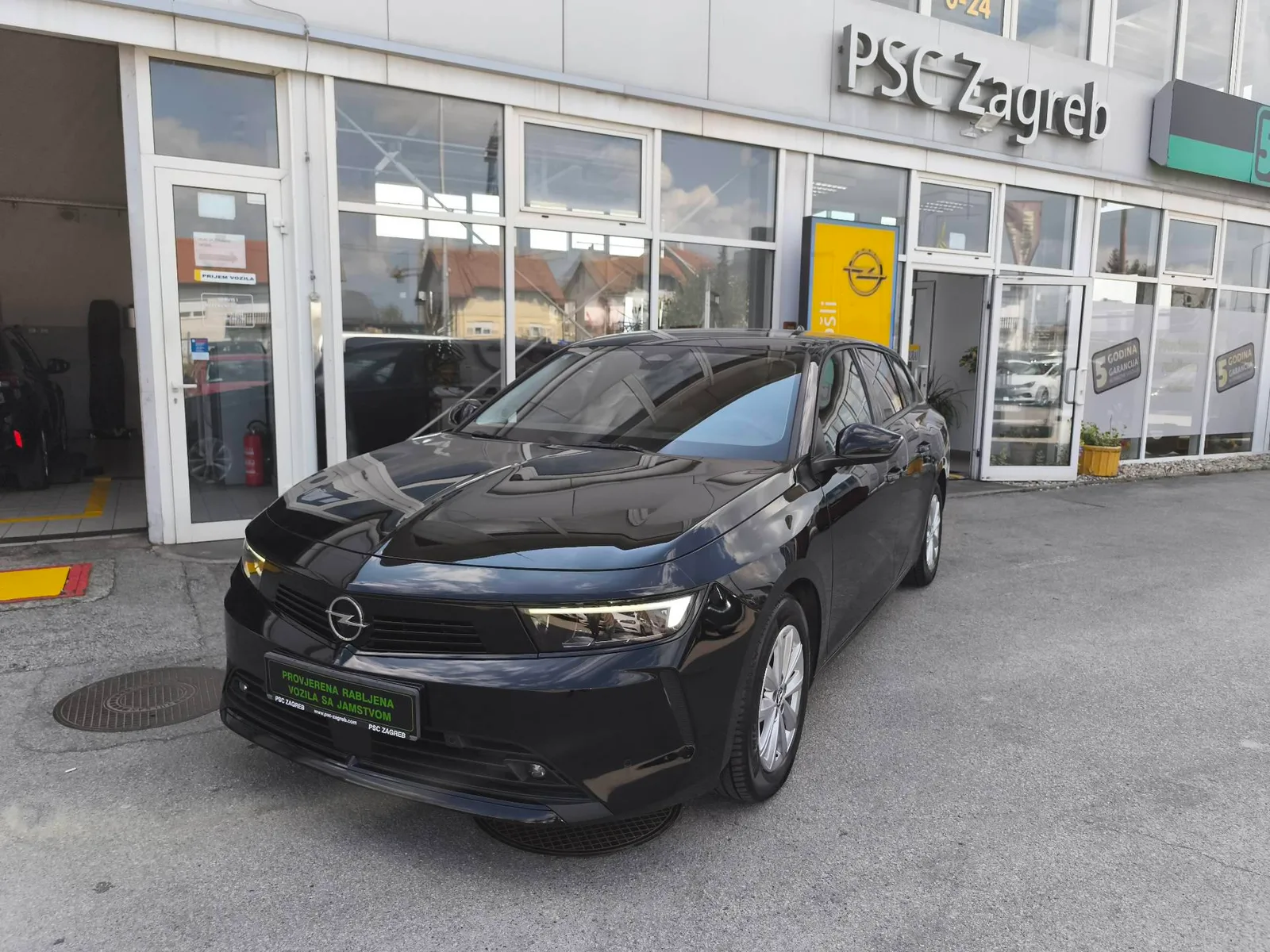 Opel Astra 2024 – fotografija 1