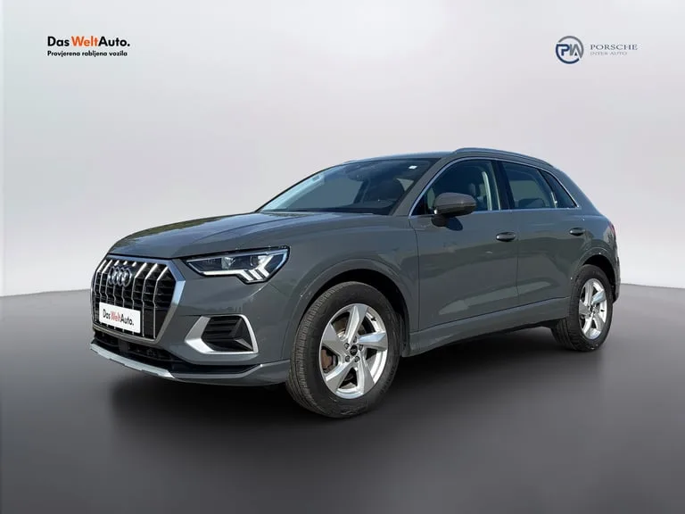 Audi Q3 2023: fotografija 1