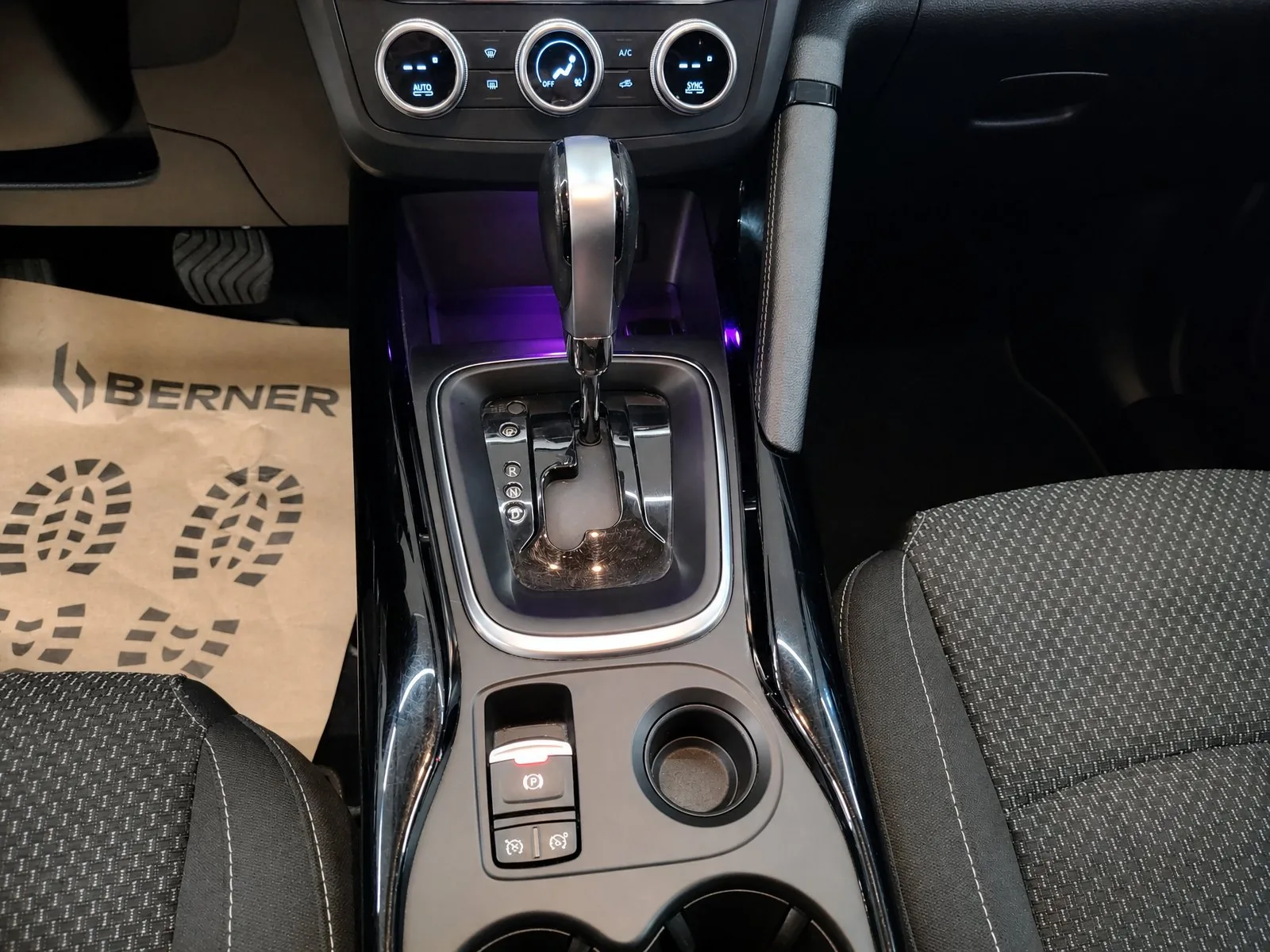 Renault Kadjar 2022 – fotografija 26