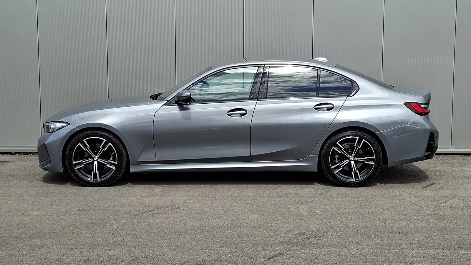 BMW Serija 3 2023 – fotografija 2