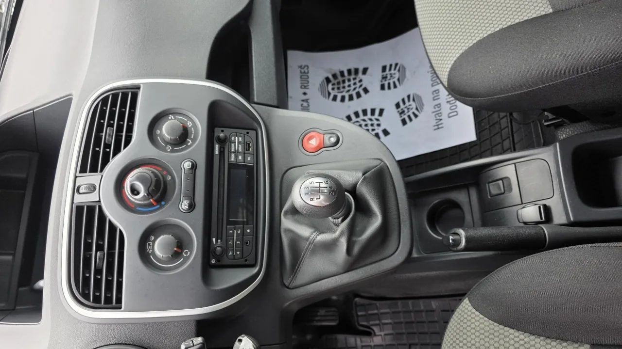 Renault Kangoo Express 2021 – fotografija 10