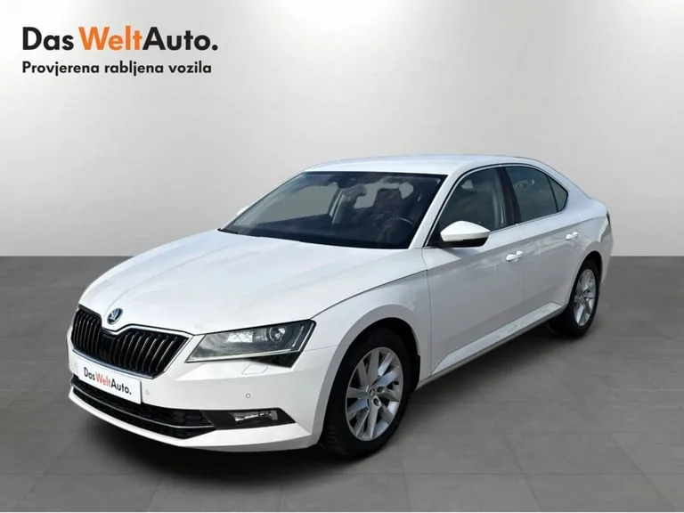 Škoda Superb 2019: fotografija 1