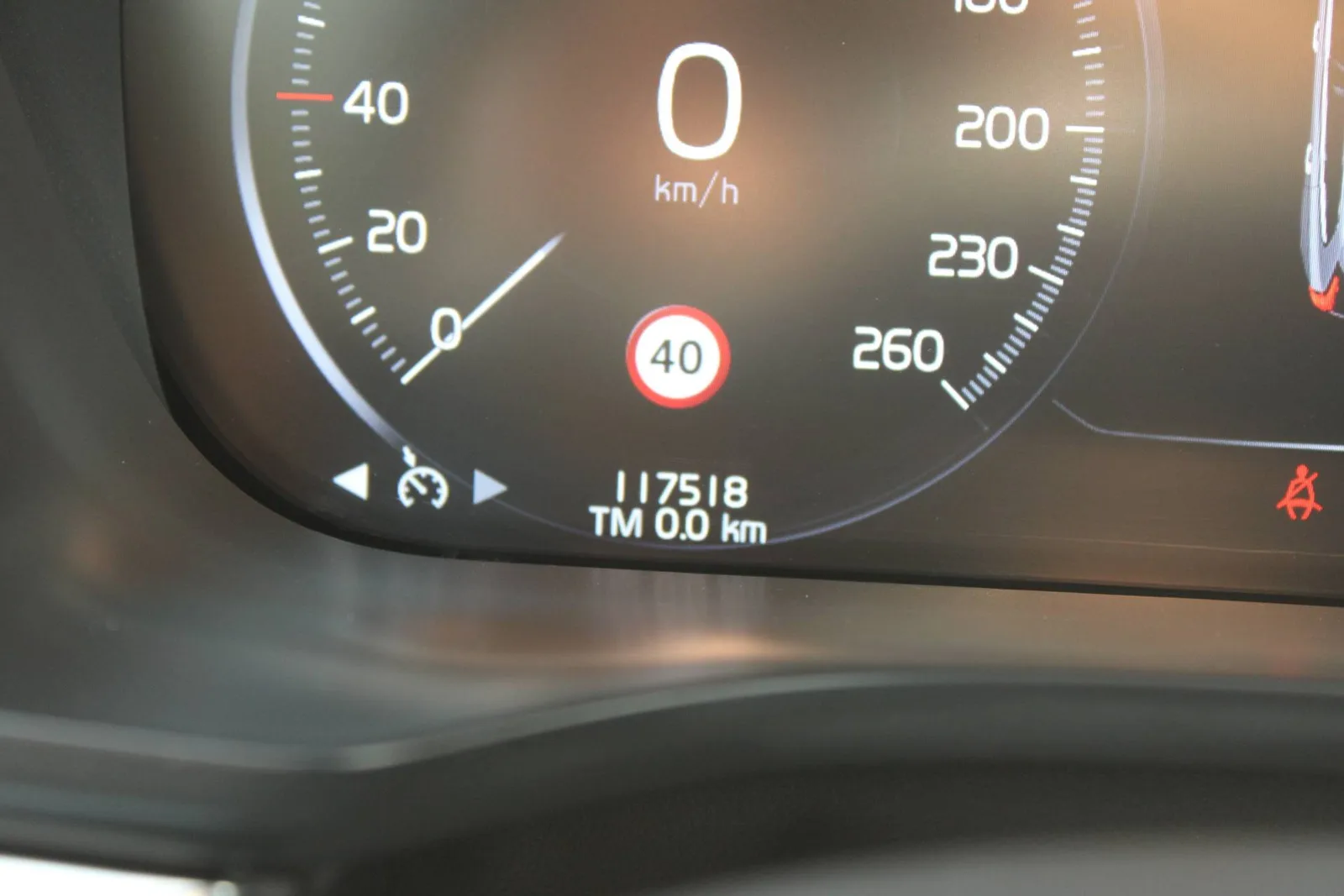 Volvo XC60 2019: fotografija 23