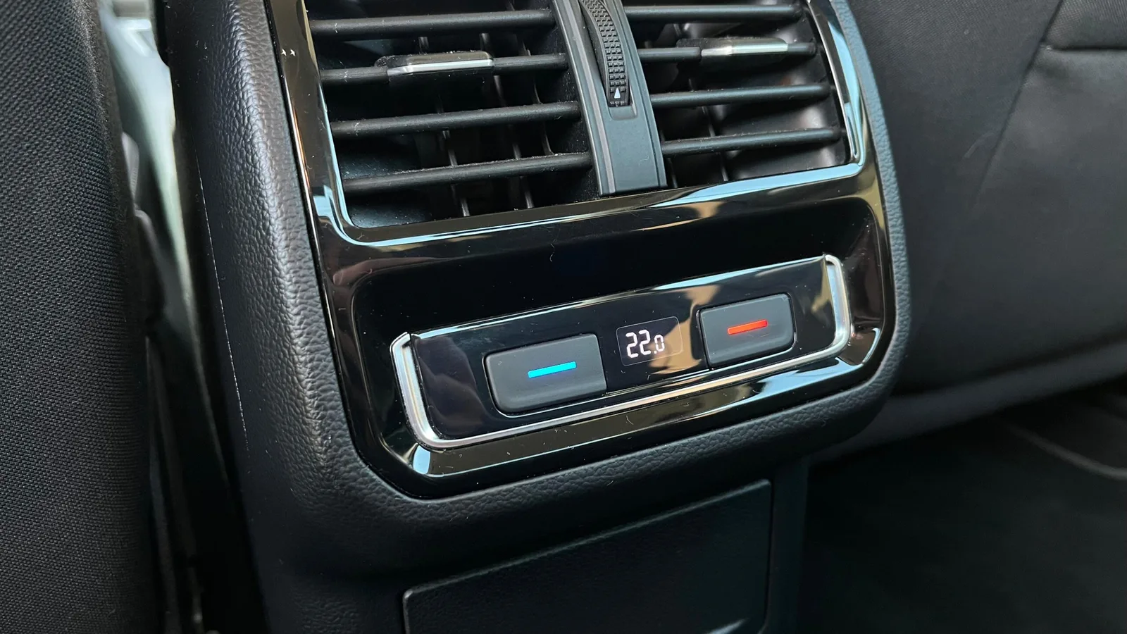 Volkswagen Passat B8 2019: fotografija 16