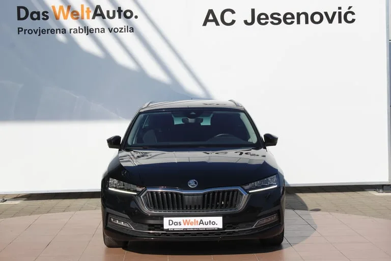Škoda Octavia Combi 2023: fotografija 2