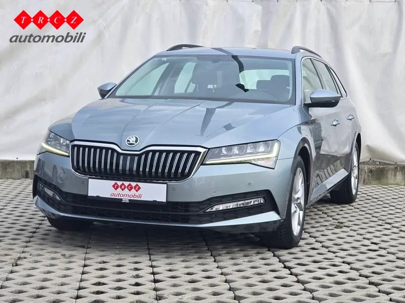 Škoda Superb 2021: fotografija 2
