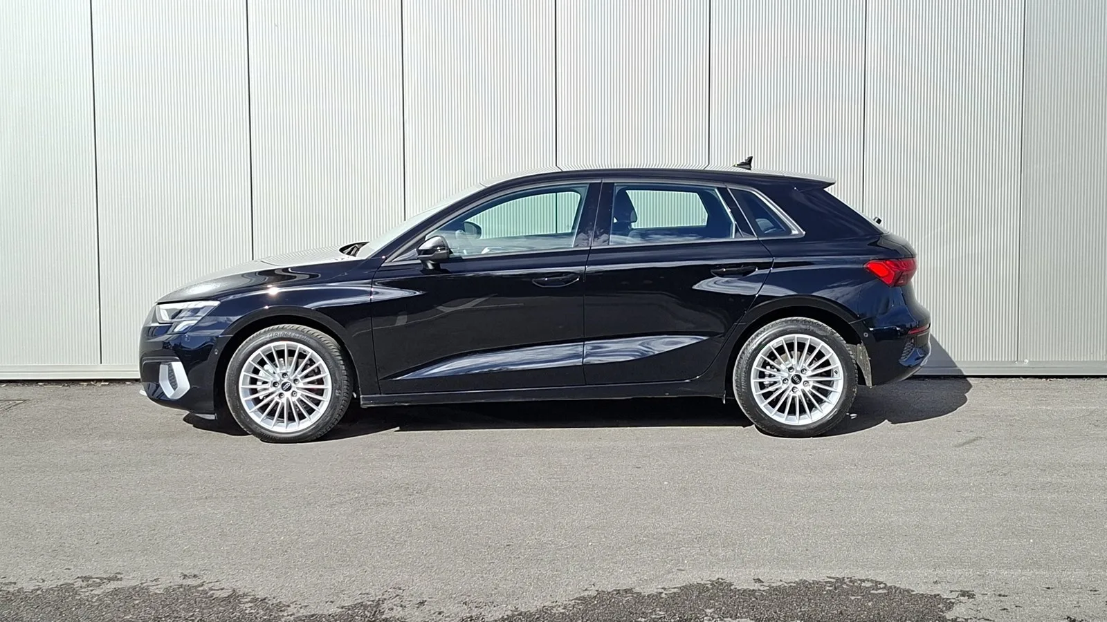 Audi A3 Sportback 2024: fotografija 2